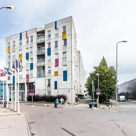 Apartment Floor Near Ferry Terminal - Free Parking