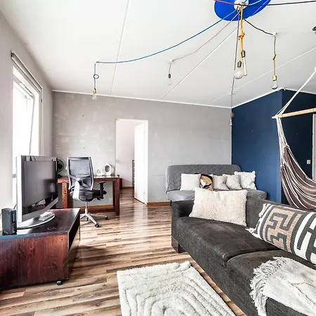 Apartment Floor Near Ferry Terminal - Free Parking *