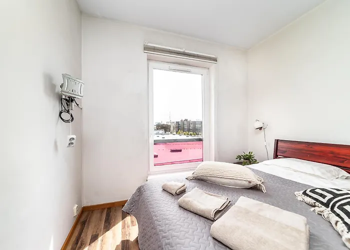 Floor Near Ferry Terminal - Free Parking