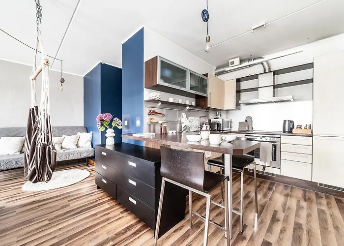 Floor Near Ferry Terminal - Free Parking Appartement